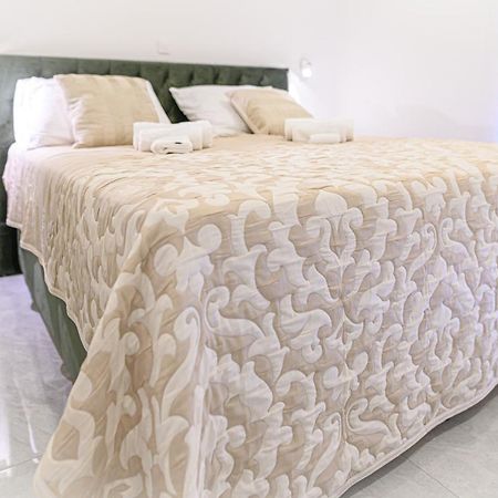 Luxury Rooms Green And Gold سبليت المظهر الخارجي الصورة