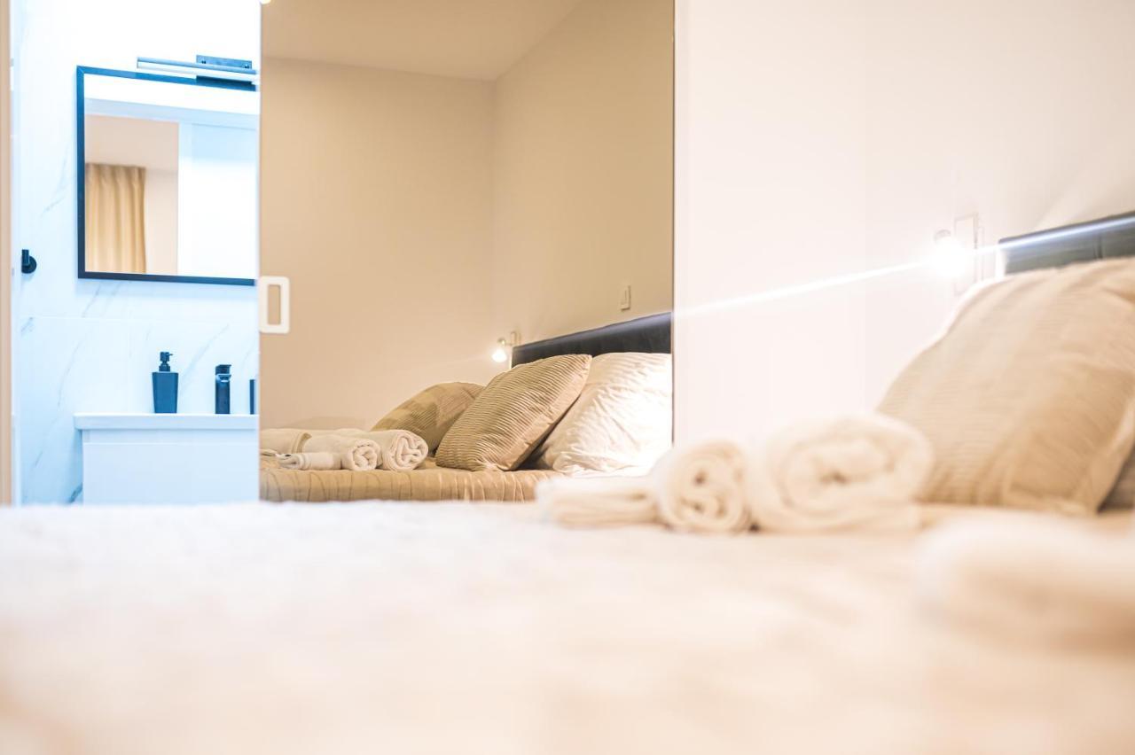 Luxury Rooms Green And Gold سبليت المظهر الخارجي الصورة