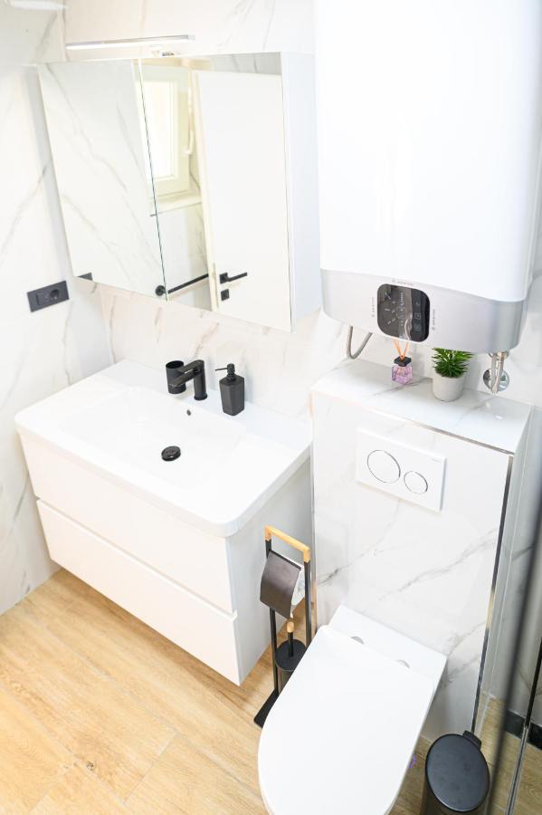 Luxury Rooms Green And Gold سبليت المظهر الخارجي الصورة