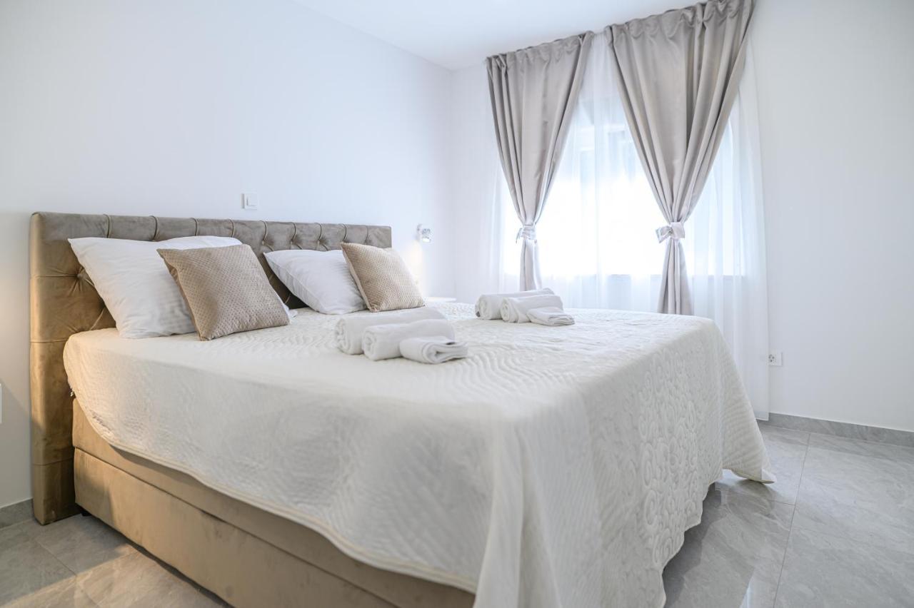 Luxury Rooms Green And Gold سبليت المظهر الخارجي الصورة