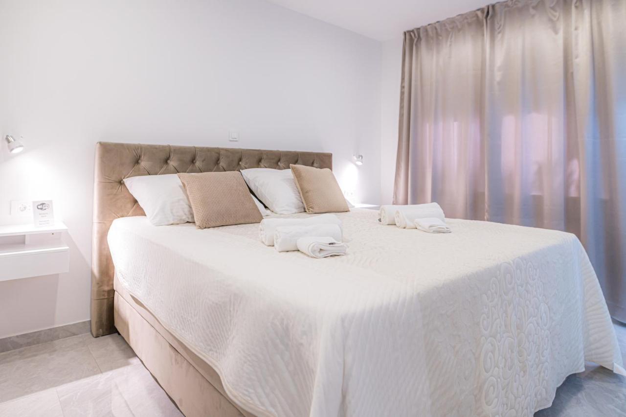 Luxury Rooms Green And Gold سبليت المظهر الخارجي الصورة