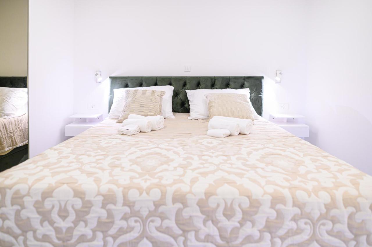 Luxury Rooms Green And Gold سبليت المظهر الخارجي الصورة