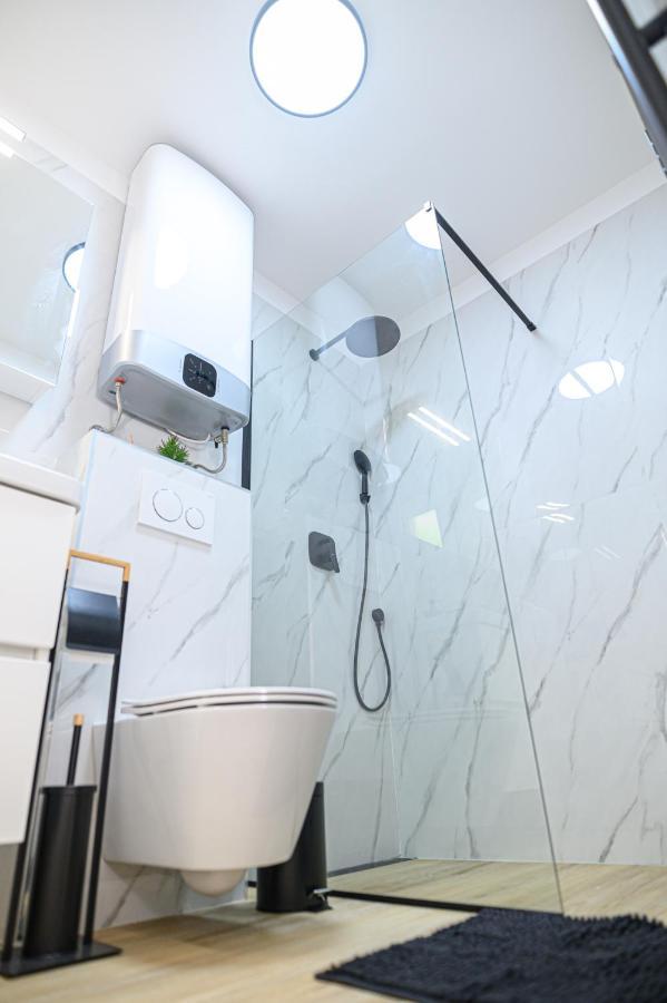 Luxury Rooms Green And Gold سبليت المظهر الخارجي الصورة