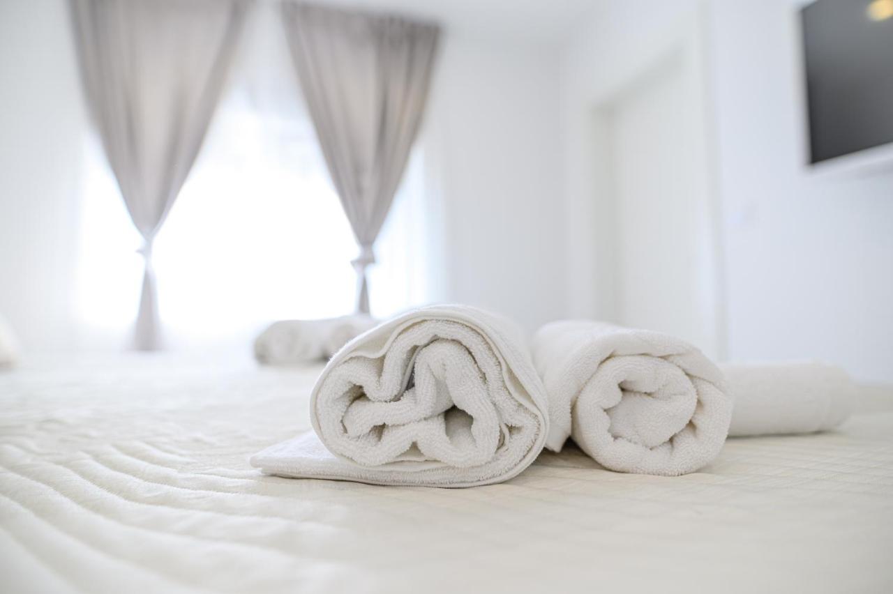 Luxury Rooms Green And Gold سبليت المظهر الخارجي الصورة