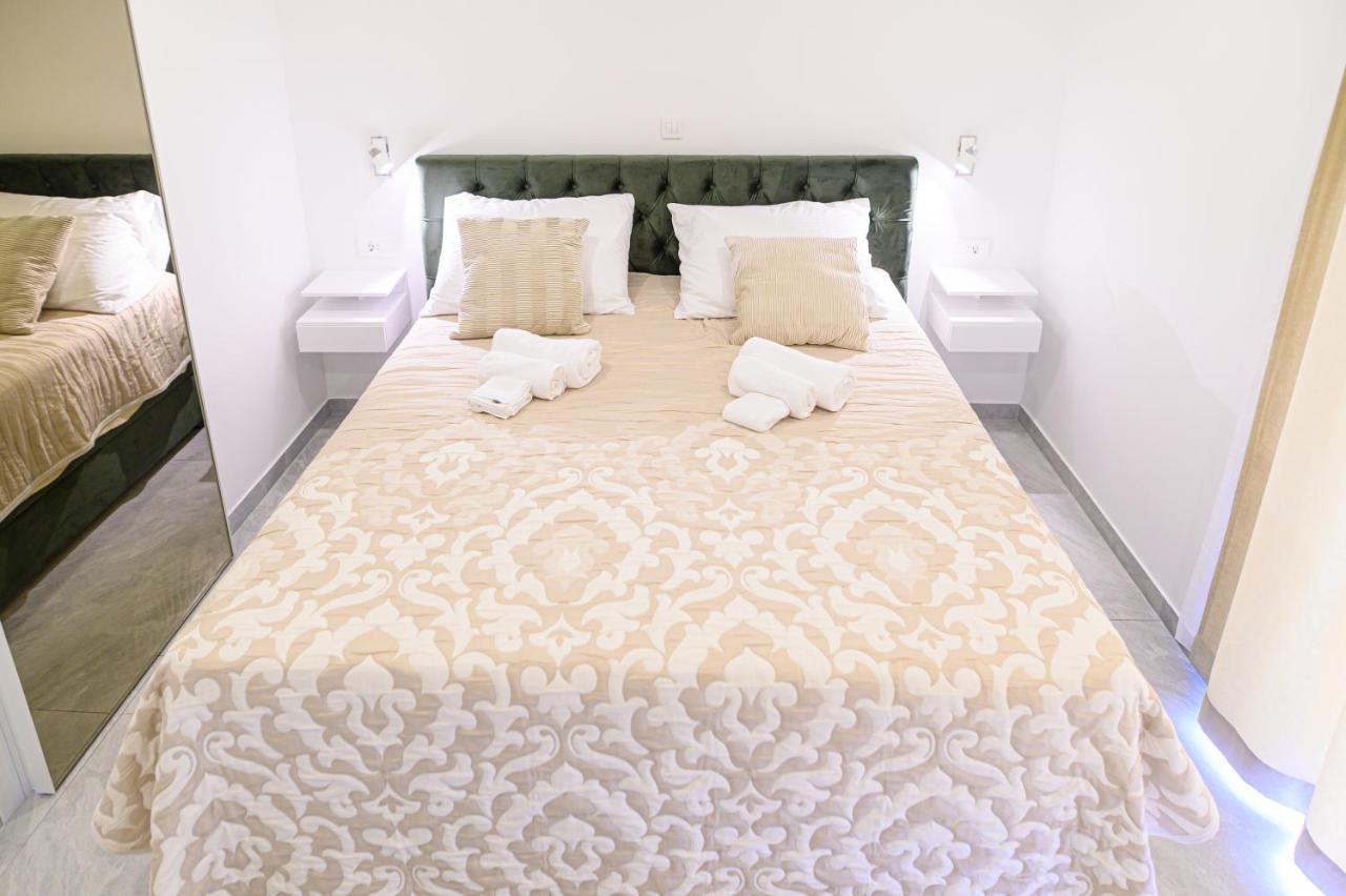 Luxury Rooms Green And Gold سبليت المظهر الخارجي الصورة