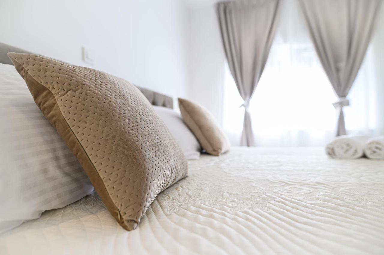 Luxury Rooms Green And Gold سبليت المظهر الخارجي الصورة