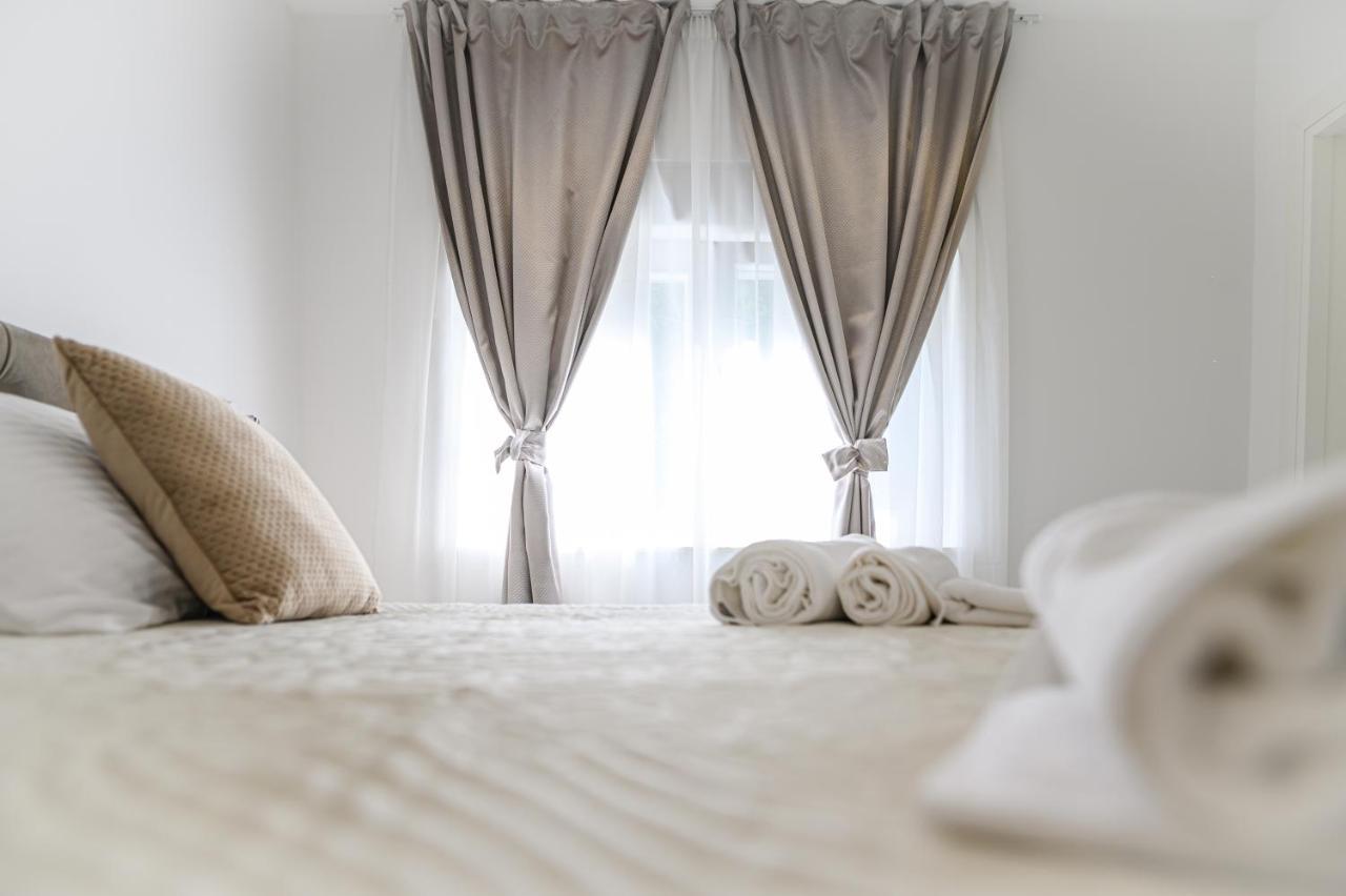 Luxury Rooms Green And Gold سبليت المظهر الخارجي الصورة