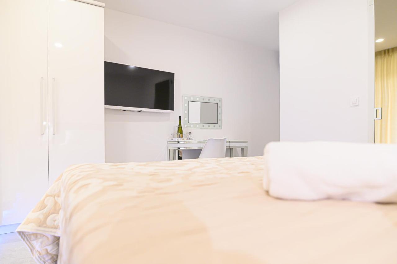Luxury Rooms Green And Gold سبليت المظهر الخارجي الصورة