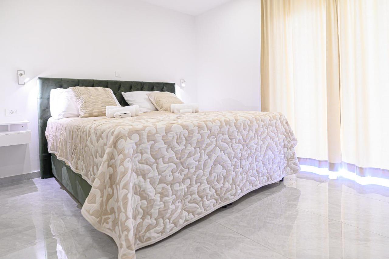 Luxury Rooms Green And Gold سبليت المظهر الخارجي الصورة