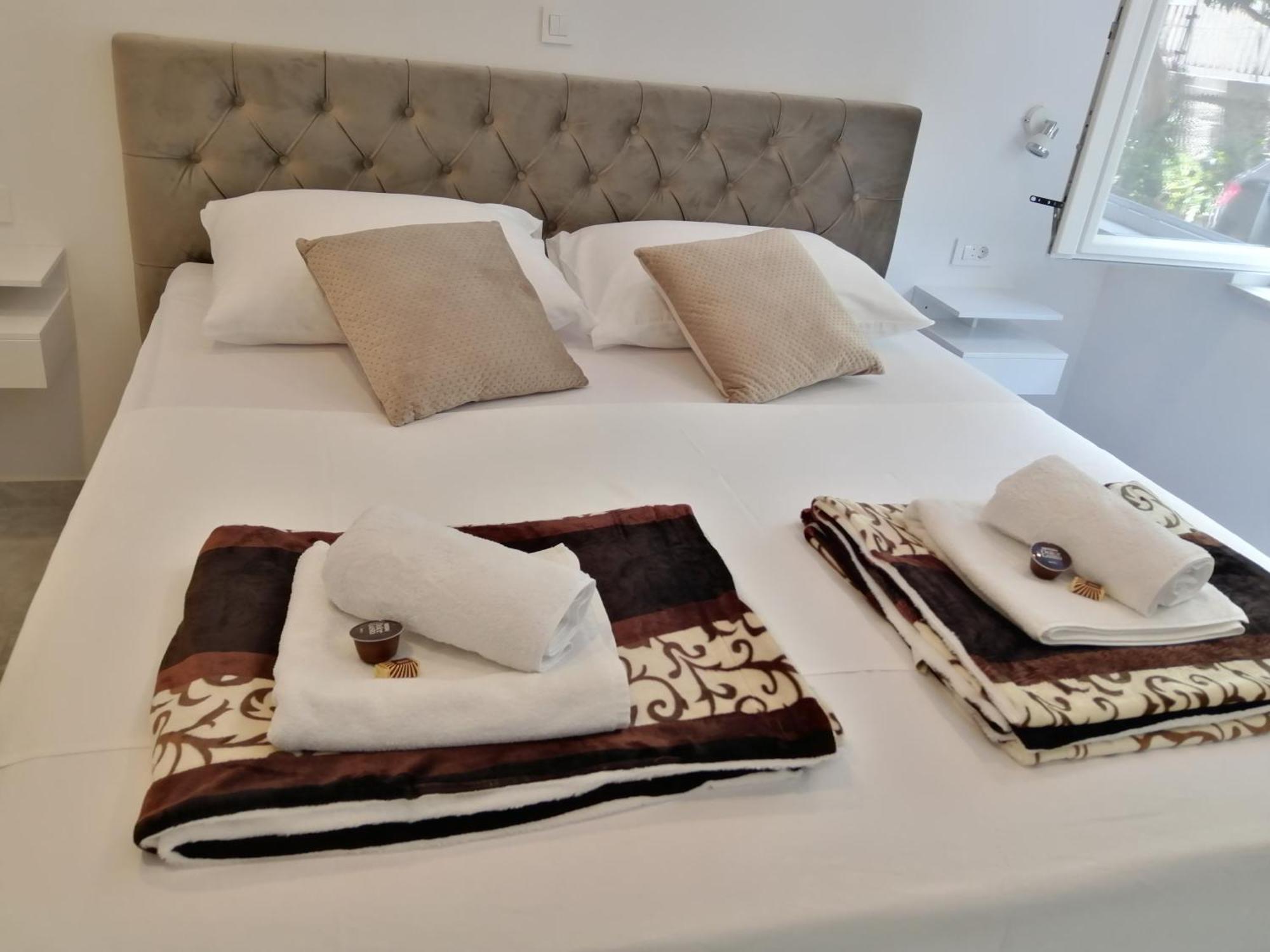 Luxury Rooms Green And Gold سبليت الغرفة الصورة
